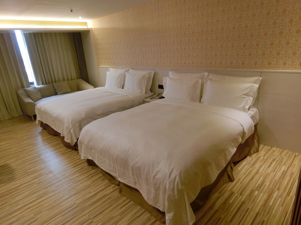 Wemeet Hotel Pingtung Exterior foto