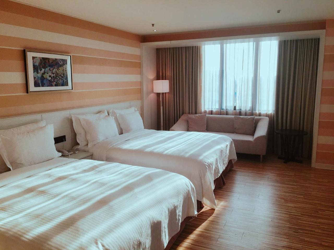 Wemeet Hotel Pingtung Exterior foto