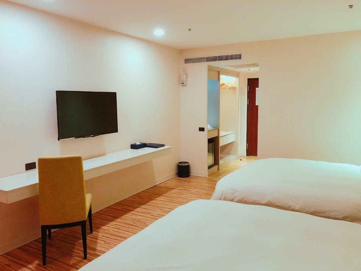 Wemeet Hotel Pingtung Exterior foto