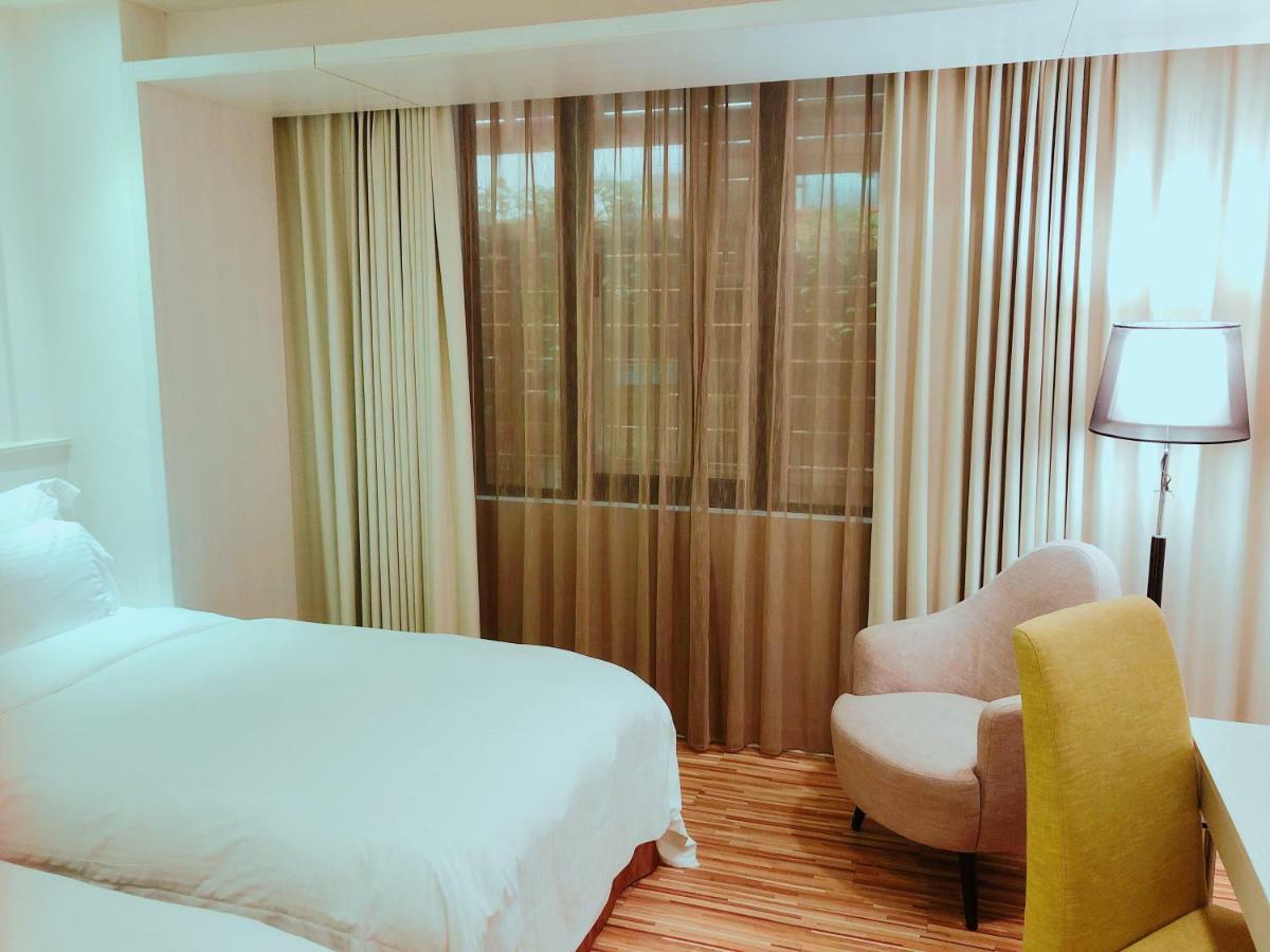Wemeet Hotel Pingtung Exterior foto